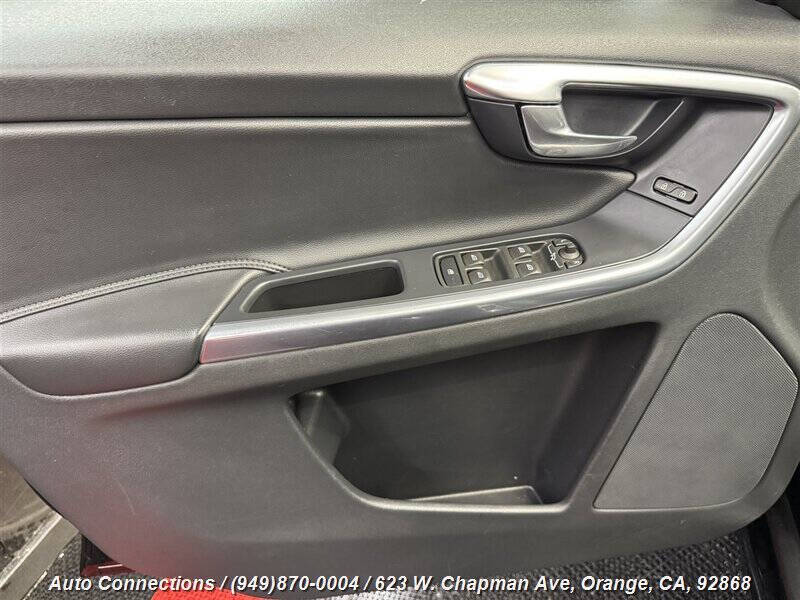 2016 Volvo XC60 T5 Drive-E Premier