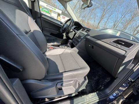 2016 Volkswagen Golf TSI SE