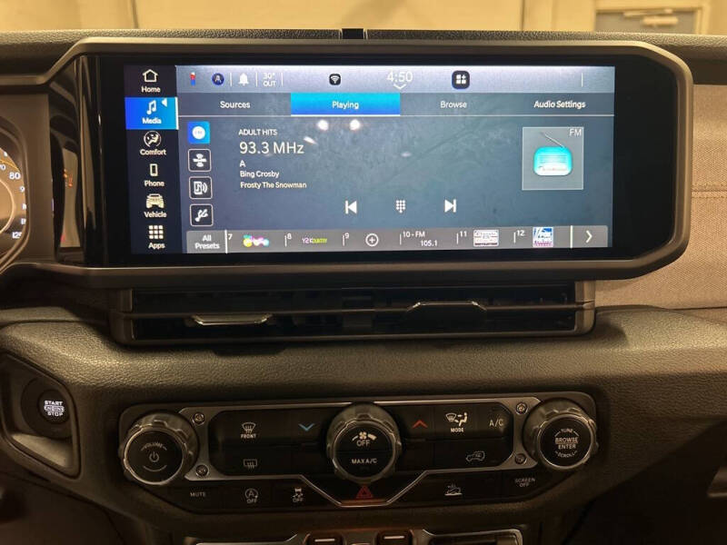 2024 Jeep Gladiator NightHawk