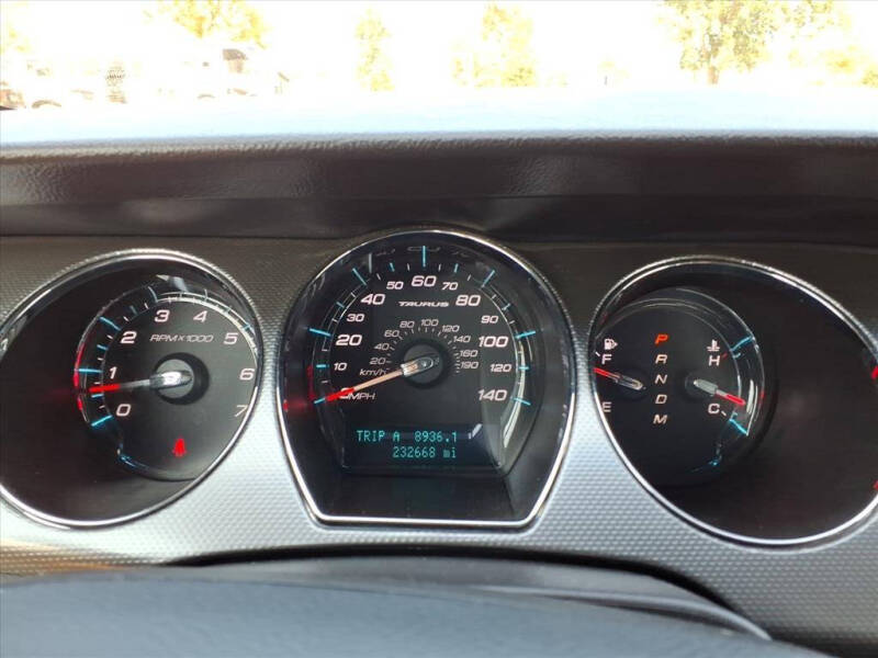 2010 Ford Taurus SEL