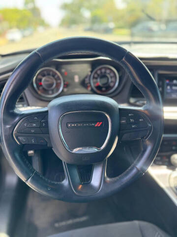 2015 Dodge Challenger SXT