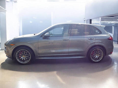 2014 Porsche Cayenne GTS