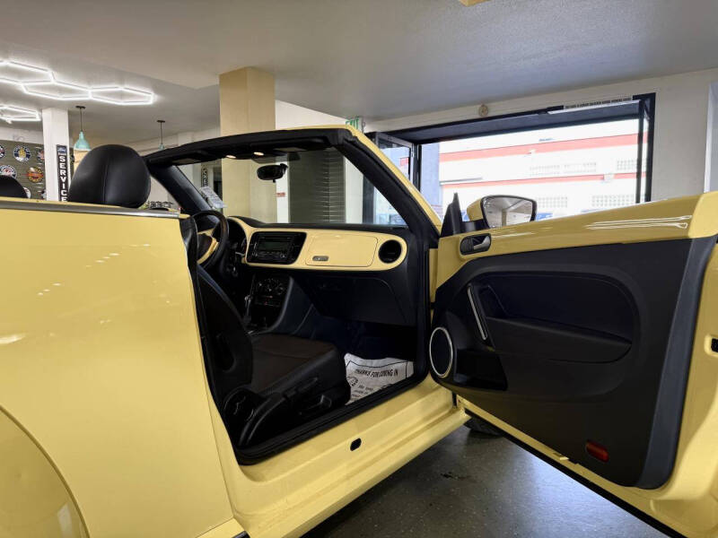 2013 Volkswagen Beetle Convertible