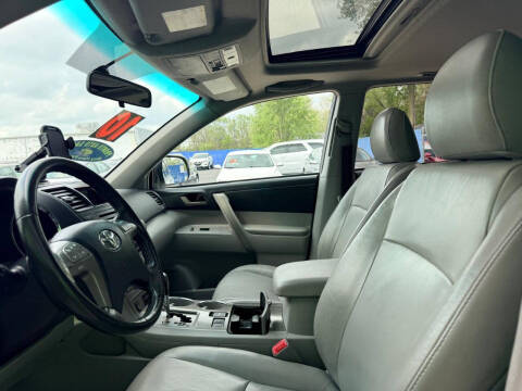 2010 Toyota Highlander SE