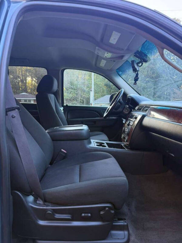 2012 Chevrolet Avalanche LS