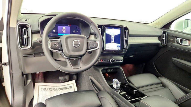 2024 Volvo XC40 B5 Plus Bright Theme