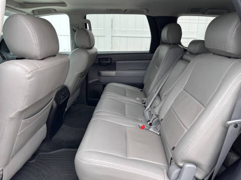 2016 Toyota Sequoia SR5