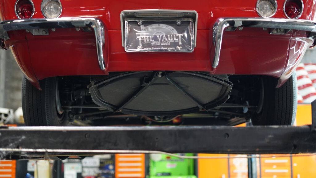 1965 Chevrolet Corvette 29