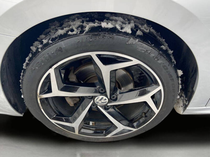 2020 Volkswagen Passat R-Line