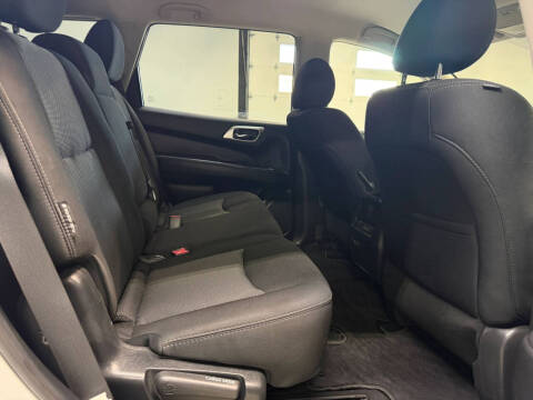 2020 Nissan Pathfinder S