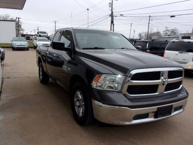 2017 RAM Ram 1500 Pickup SLT photo 2