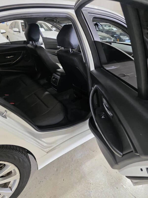 2017 BMW 3 Series 320i