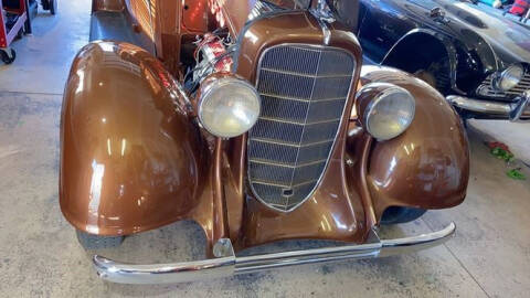 1933 Oldsmobile Custom Cruiser