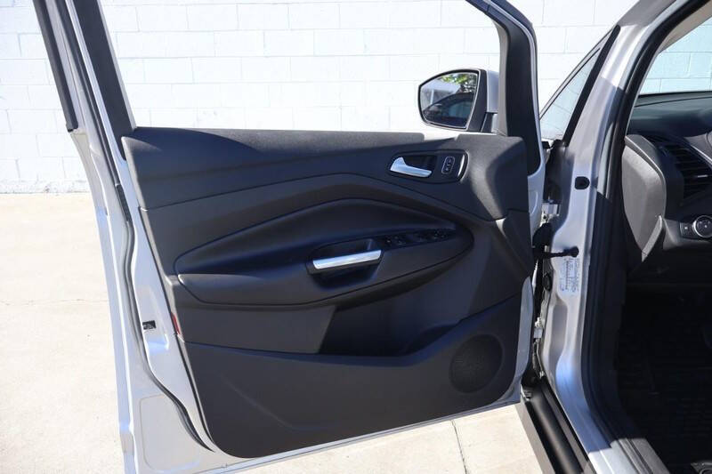 2017 Ford C-MAX Energi Titanium