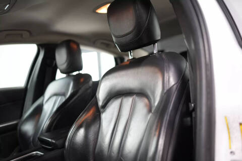 2017 Chrysler 200 Limited Platinum