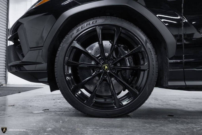 2023 Lamborghini Urus S