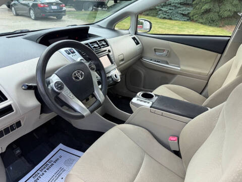 2013 Toyota Prius v Five