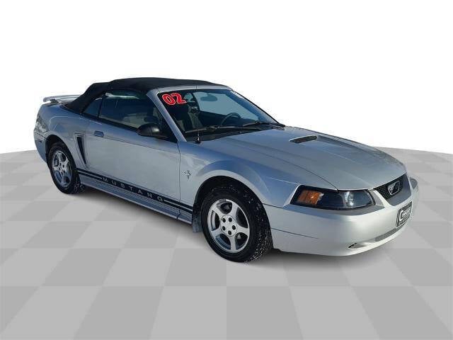 Used 2002 Ford Mustang Deluxe with VIN 1FAFP44462F236118 for sale in Waterloo, IA