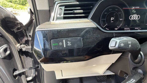2024 Audi Q8 e-tron quattro Premium Plus