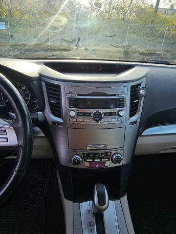 2010 Subaru Legacy 2.5i Premium