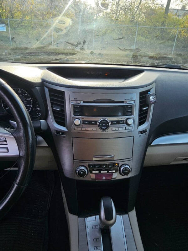 2010 Subaru Legacy 2.5i Premium