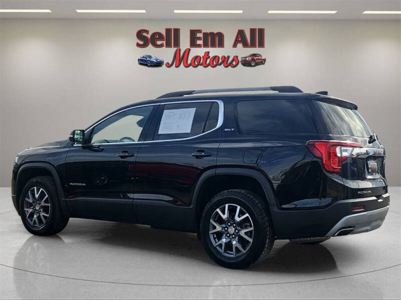 2023 GMC Acadia SLT