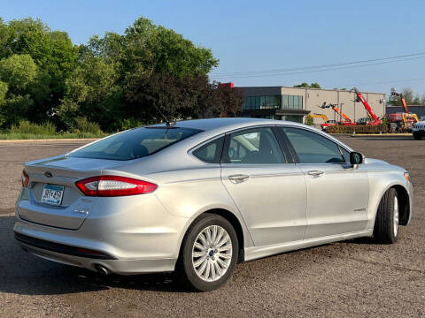 2015 Ford Fusion Hybrid for sale at Direct Auto Sales LLC in Osseo MN