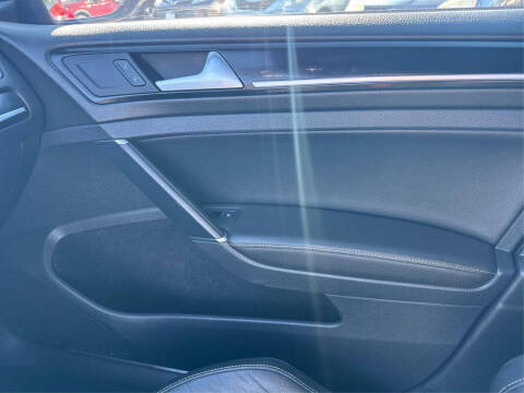 2016 Volkswagen Golf R 4Motion