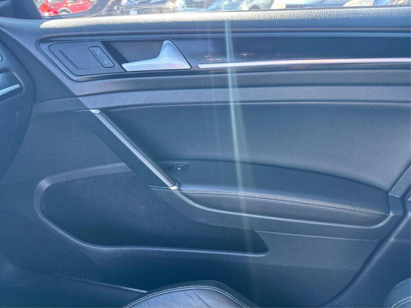 2016 Volkswagen Golf R 4Motion