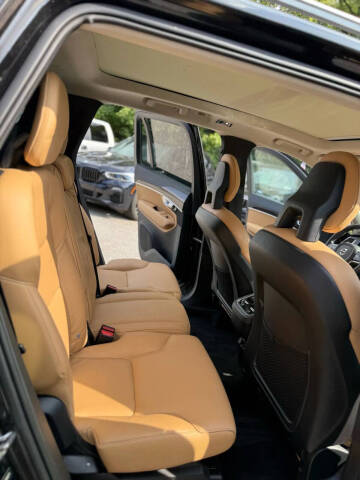 2016 Volvo XC90 T6 Momentum