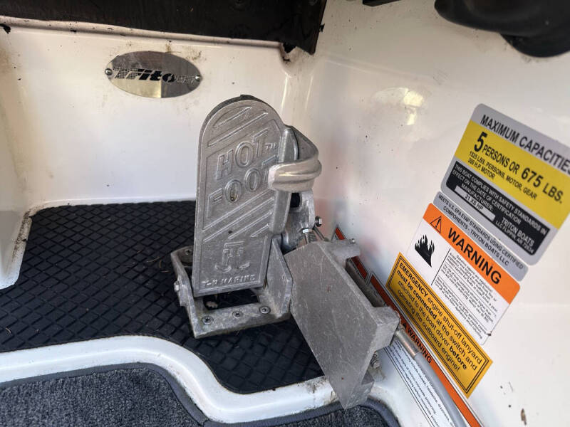 2011 Triton 21HP Elite