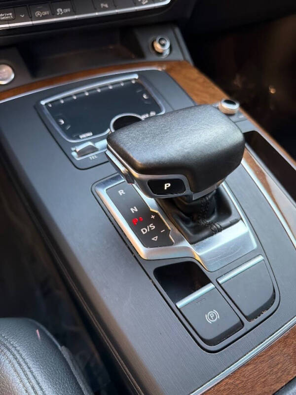 2018 Audi Q5 2.0T quattro Premium Plus