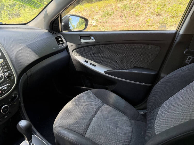 2013 Hyundai Accent GS