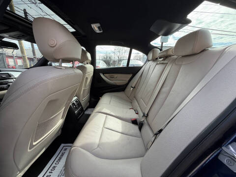 2018 BMW 3 Series 330i xDrive