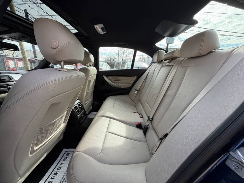 2018 BMW 3 Series 330i xDrive