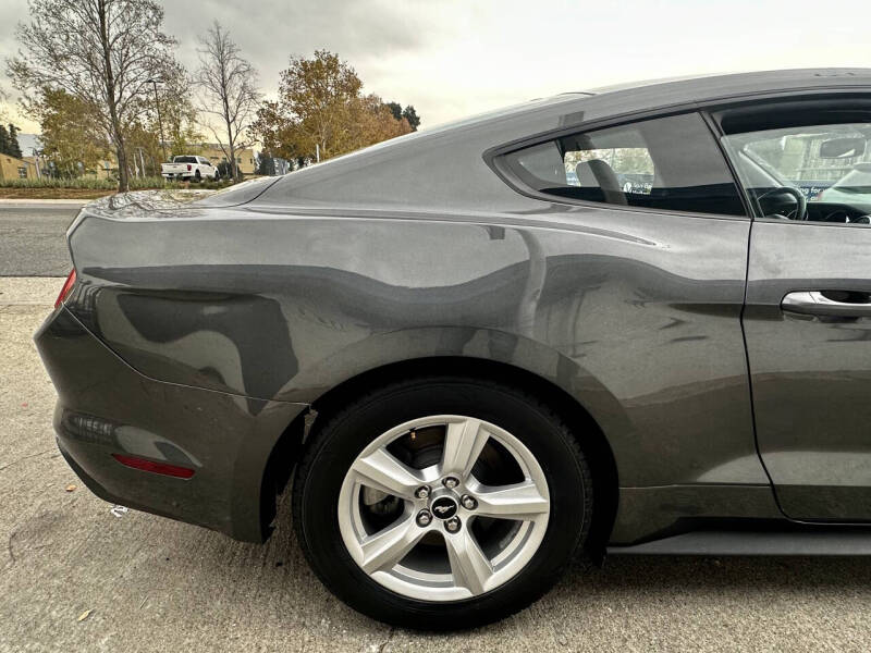 2016 Ford Mustang V6