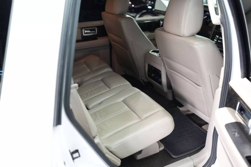 2017 Lincoln Navigator Select