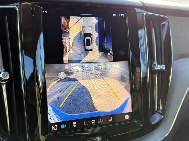 2025 Volvo XC60 B5 Plus Dark Theme