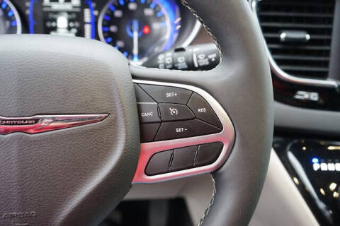 2024 Chrysler Voyager LX