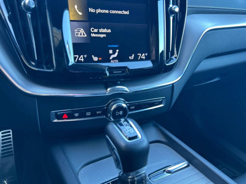 2020 Volvo XC60 T5 R-Design