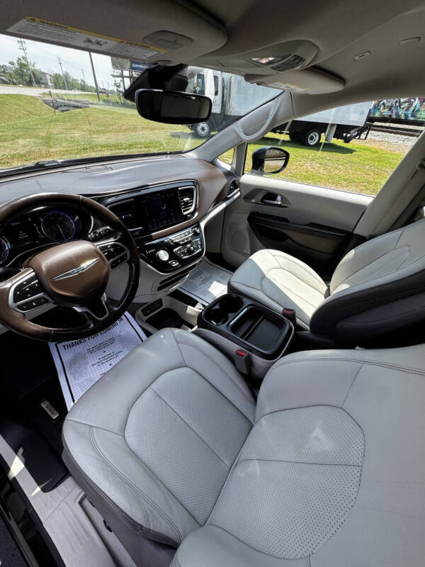 2019 Chrysler Pacifica Touring L