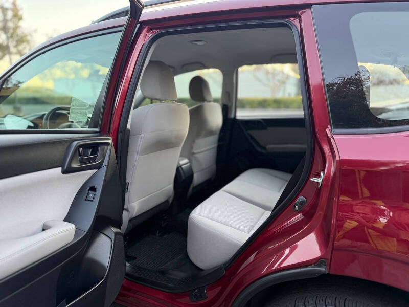 2016 Subaru Forester 2.5i