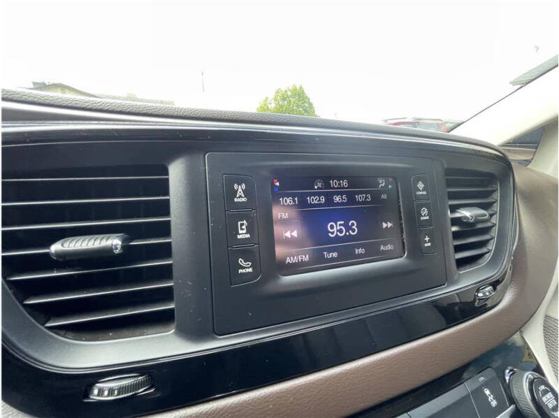 2017 Chrysler Pacifica LX