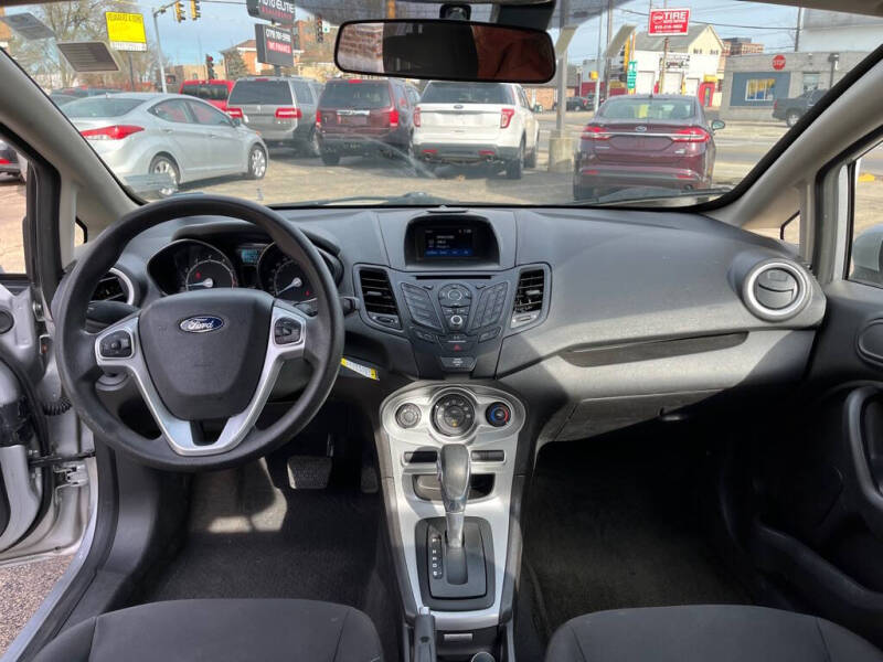 2018 Ford Fiesta SE photo 19