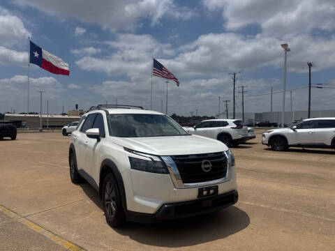 2023 Nissan Pathfinder SV