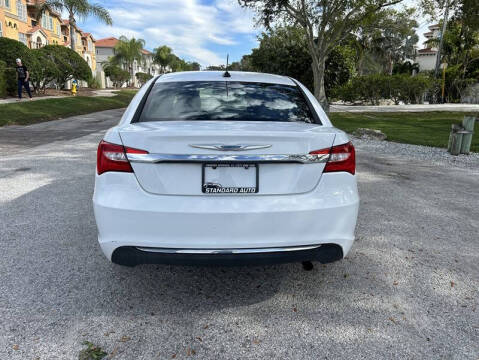 2013 Chrysler 200 LX