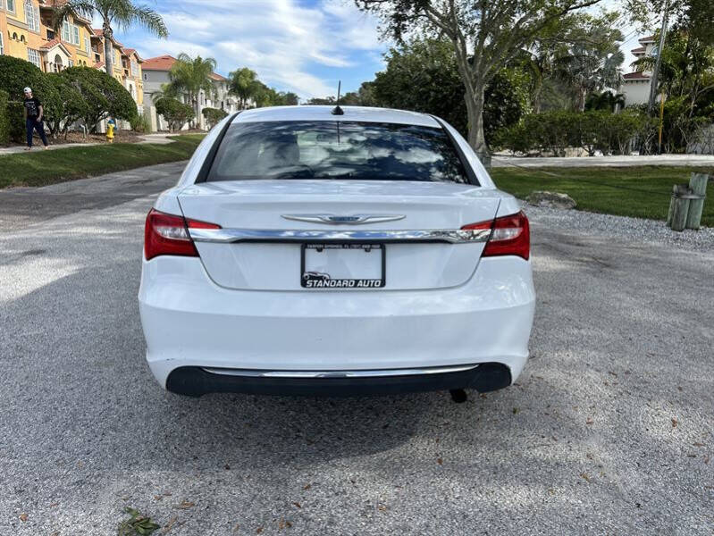2013 Chrysler 200 LX