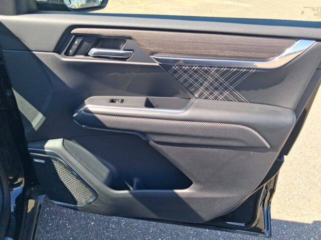 2025 GMC Acadia Denali