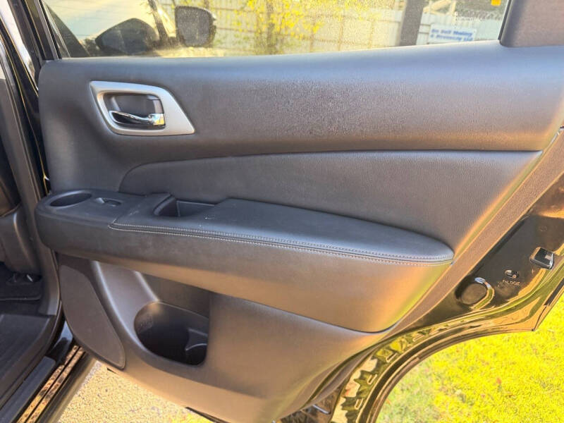 2020 Nissan Pathfinder SL