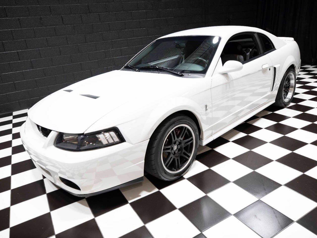 2003 Ford Mustang SVT Cobra 6